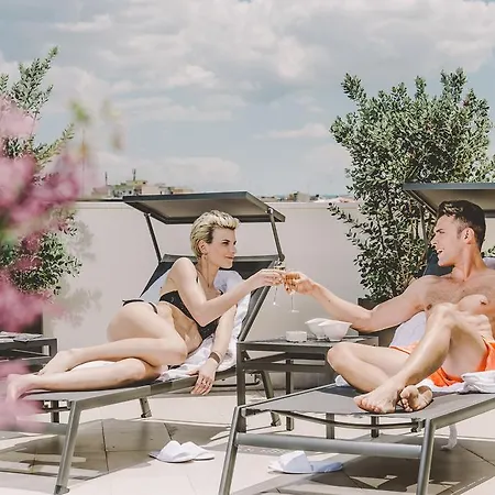 לינה וארוחת בוקר 10 Design &