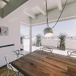 10 Design & Nocleg ze śniadaniem 4*