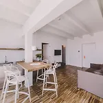 10 Design & Nocleg ze śniadaniem 4*