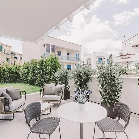 10 Design & Oda ve Kahvaltı 4*