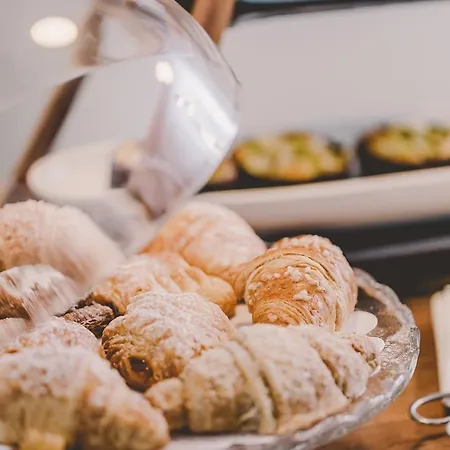 Bed & Breakfast 10 Design &