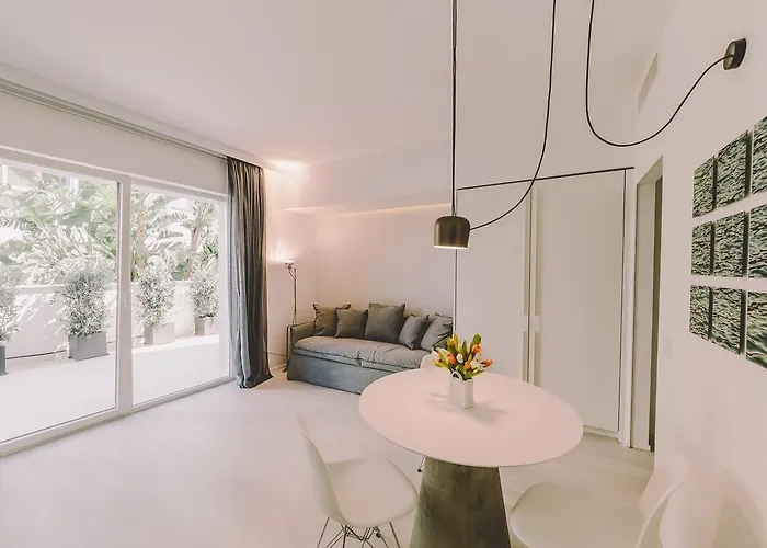 Bed and breakfast 10 Design & 4*