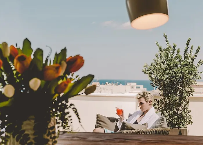 10 Design & 4* Polignano a Mare